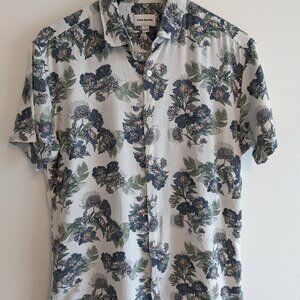 Short Sleeve Button Shirt - Medium